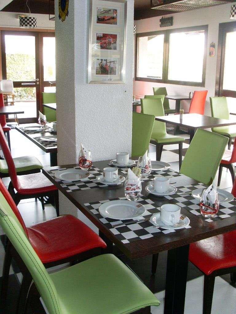 Enzo Hotels Vierzon By Kyriad Direct Εστιατόριο φωτογραφία